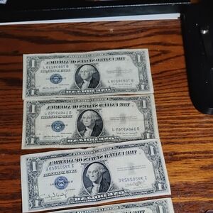 Vintage Collectible Currency Set